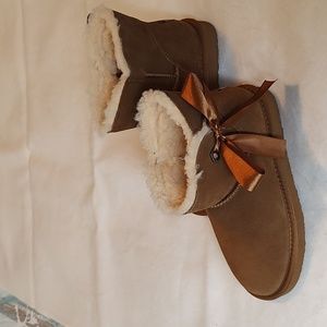 Pawz by Bearaw ankle boots